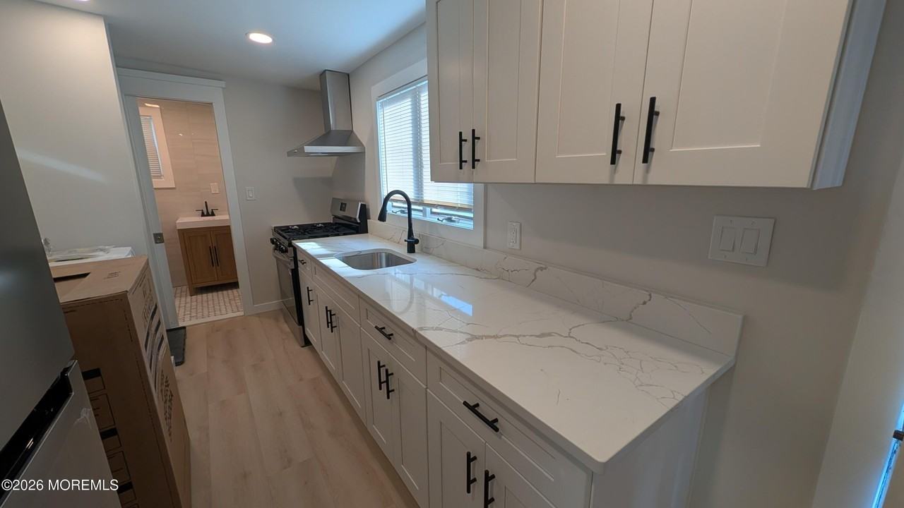 20 Howard Ave #B - Photo 2 of 24