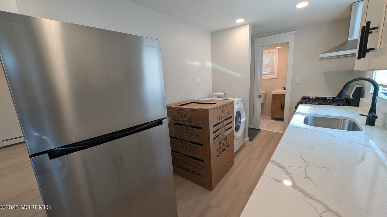 20 Howard Ave #B - Photo 3 of 24