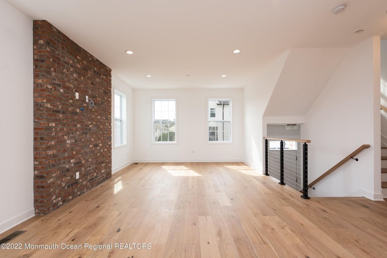 16 River St - Photo 4 of 25