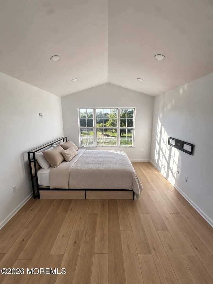 570 Beachway Ave #6 - Photo 2 of 4