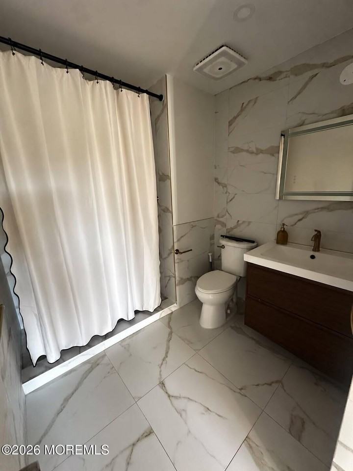 570 Beachway Ave #6 - Photo 4 of 4