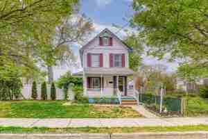 featured image of 819 Dunlewy St