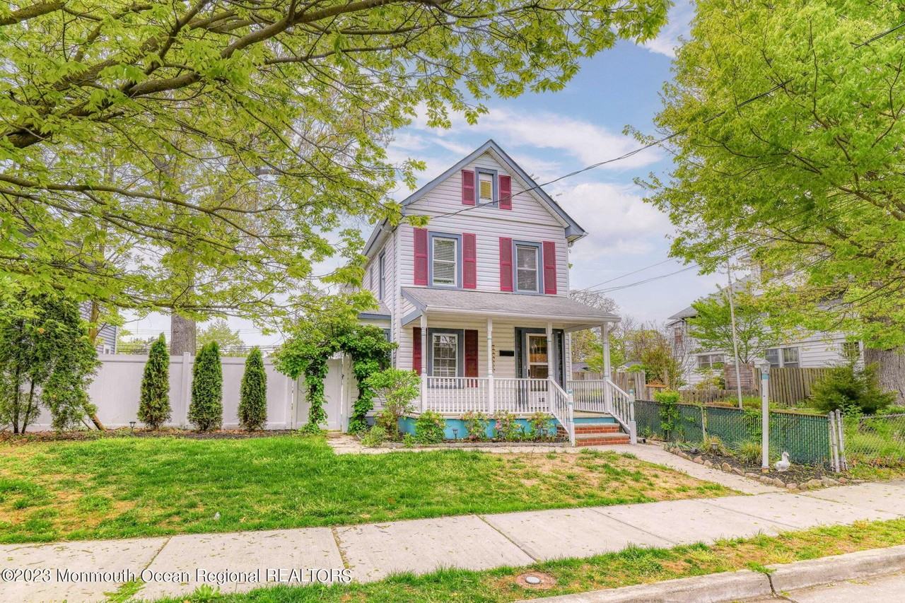 819 Dunlewy St - Photo 2 of 37