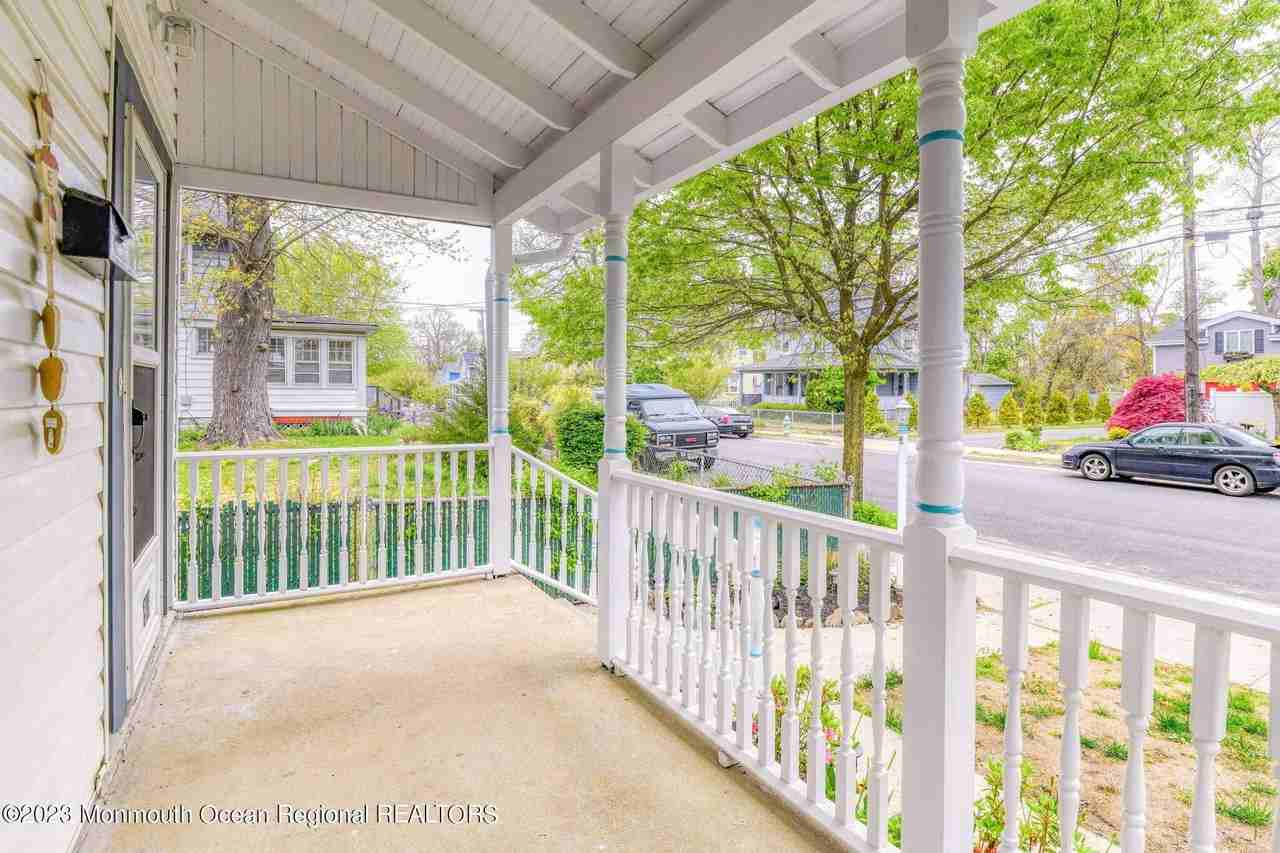 819 Dunlewy St - Photo 3 of 37
