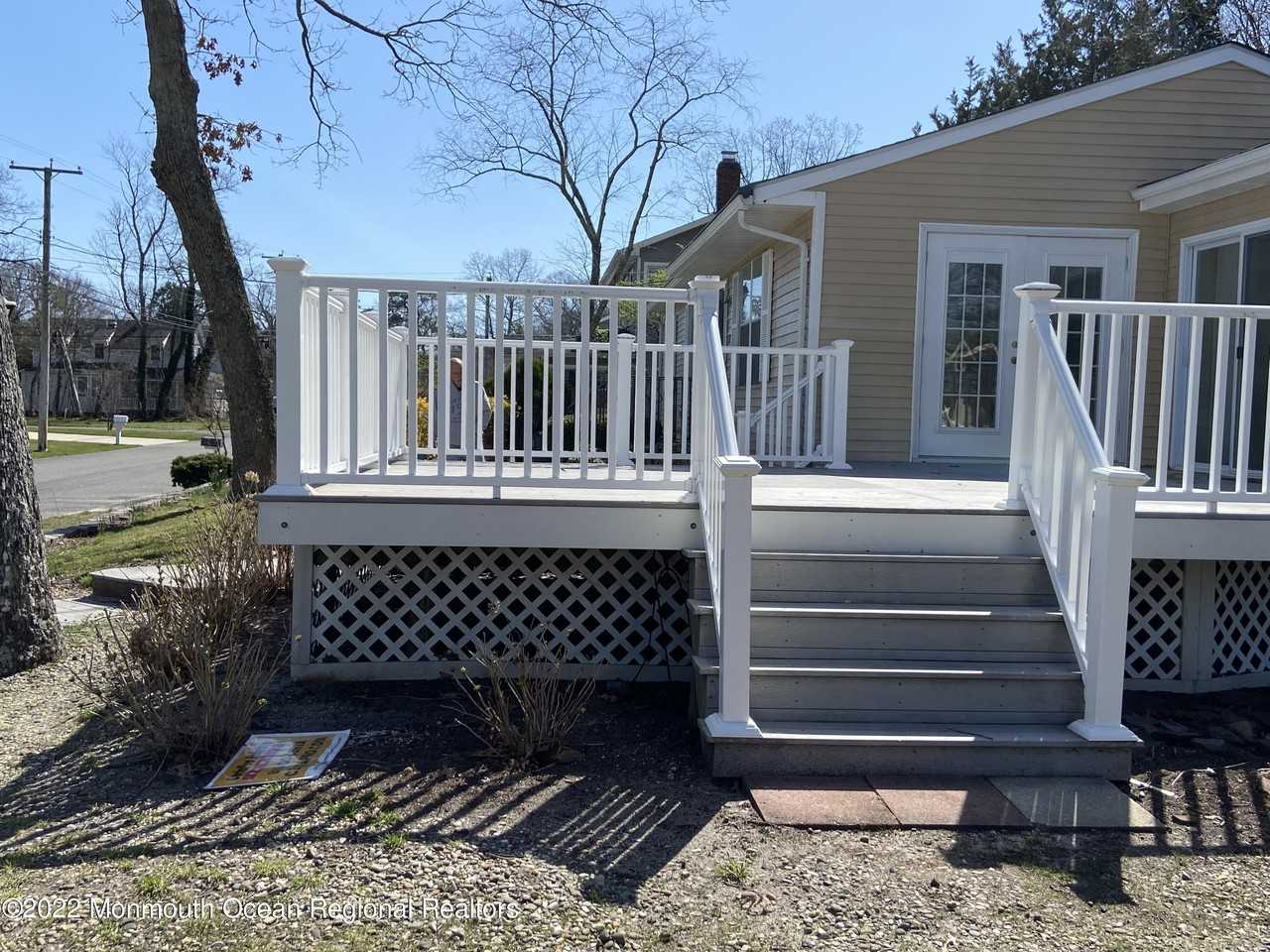 211 Henley Ave - Photo 2 of 32