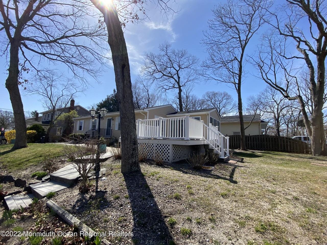 211 Henley Ave - Photo 4 of 32