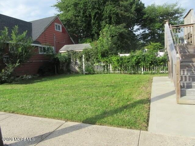 126 Maple Ave - Photo 2 of 14