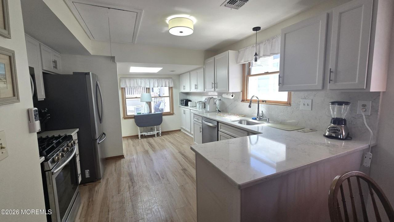 276 1st Ave - Photo 4 of 20