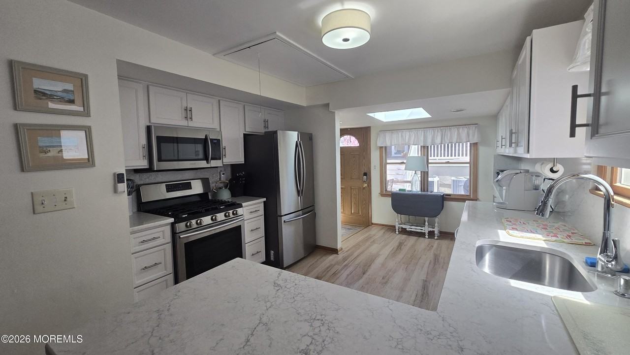 276 1st Ave - Photo 5 of 20