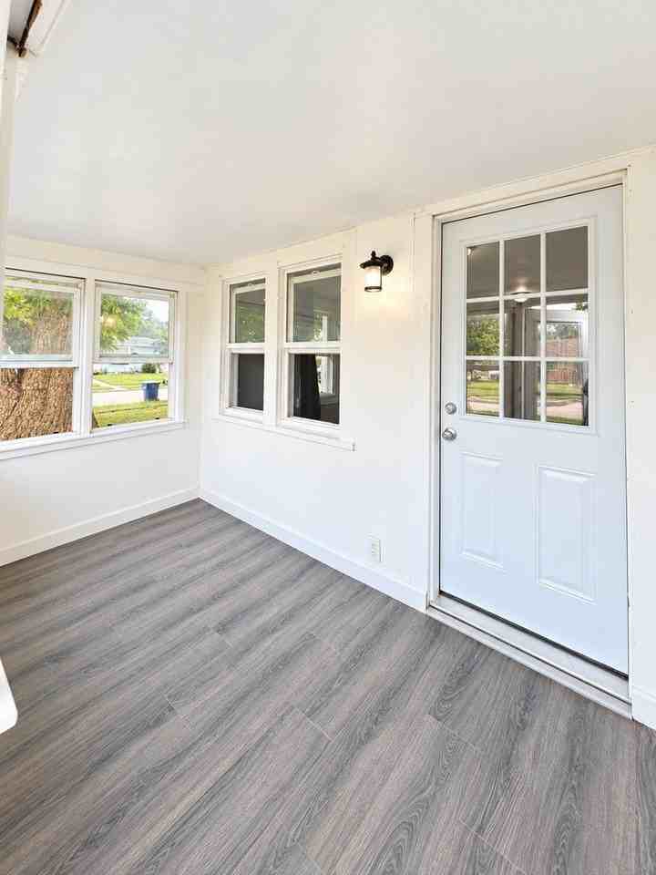 1155 S 7th St - Photo 2 of 12