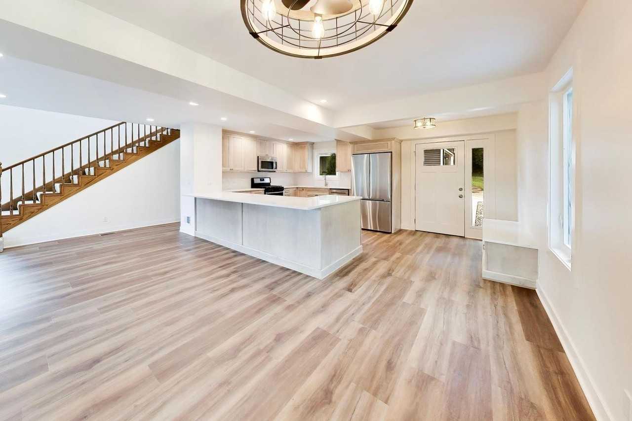 1444 Seminole Rd - Photo 4 of 36