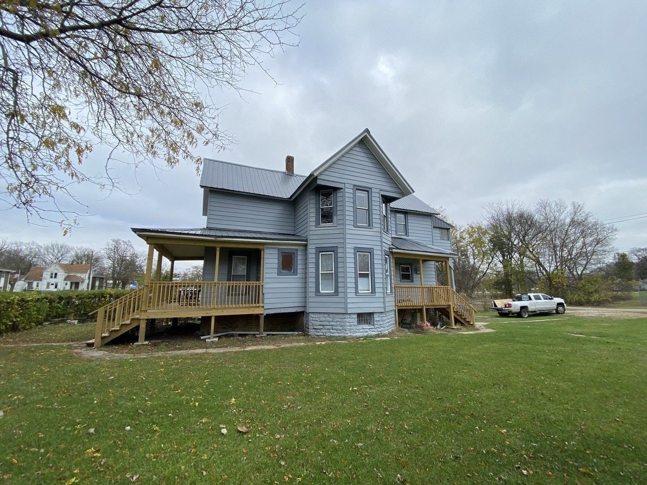 942 N Schuyler Ave #2 - Photo 4 of 15
