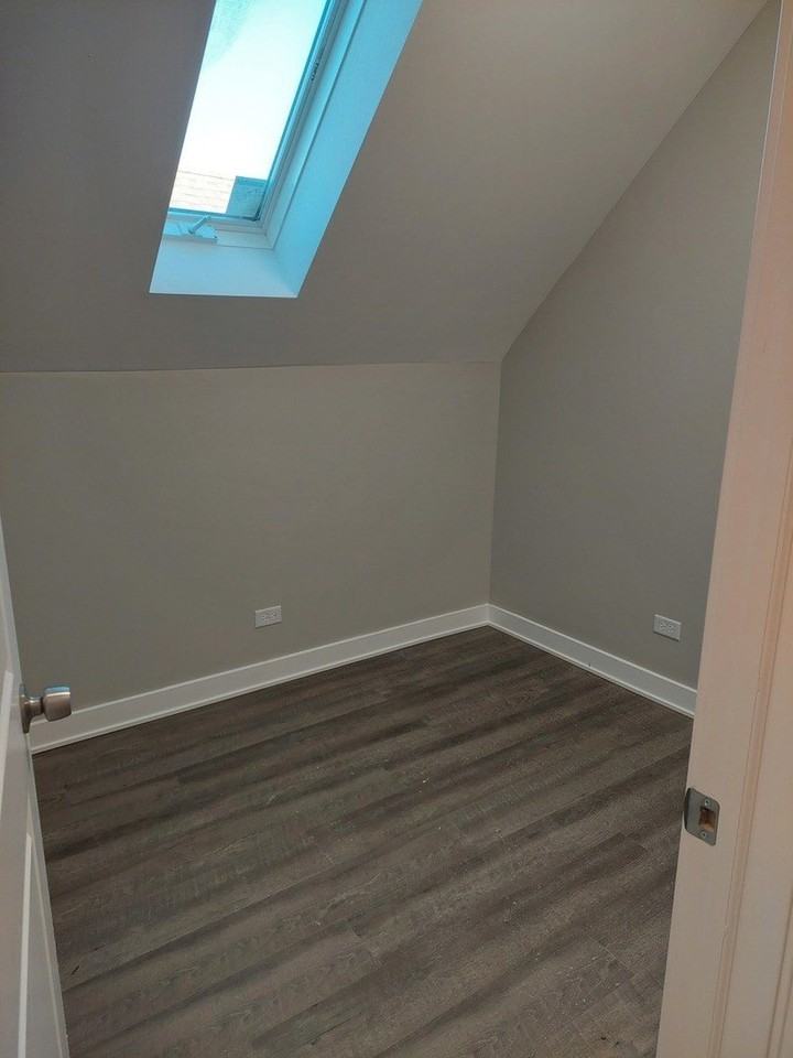 4117 S Albany Ave #3 - Photo 2 of 3