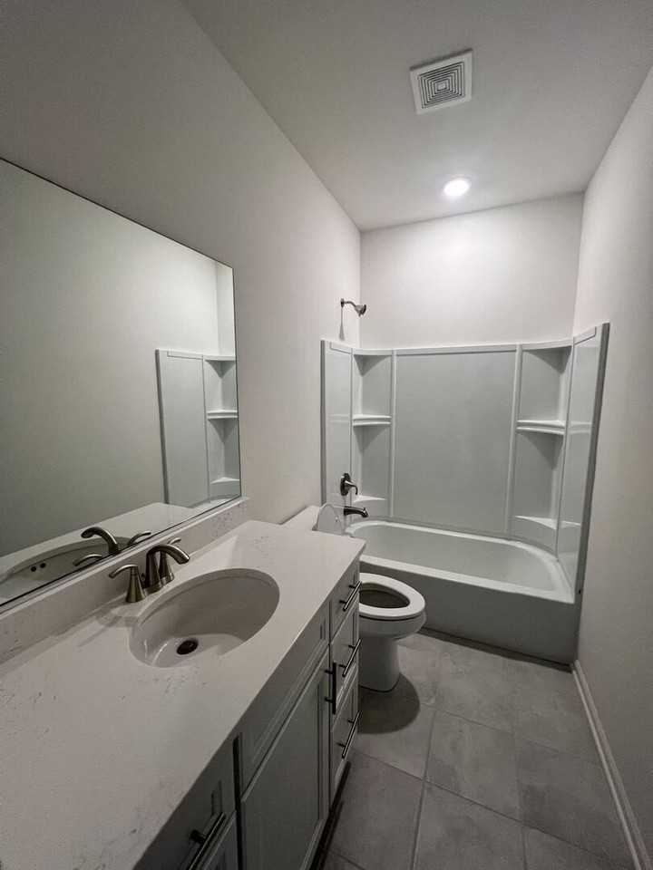 2925 Showplace Dr - Photo 6 of 13