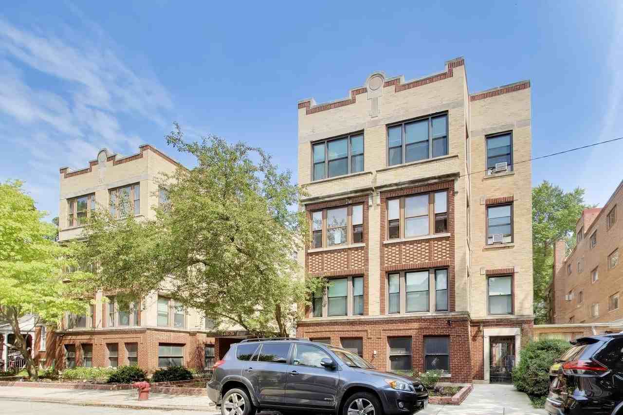 5421 S Dorchester Ave #2