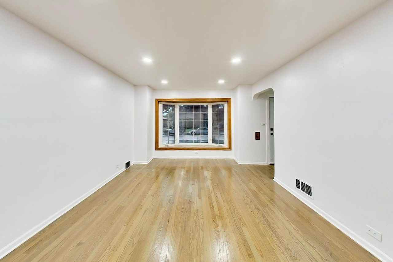 5142 Jarlath Ave - Photo 6 of 41