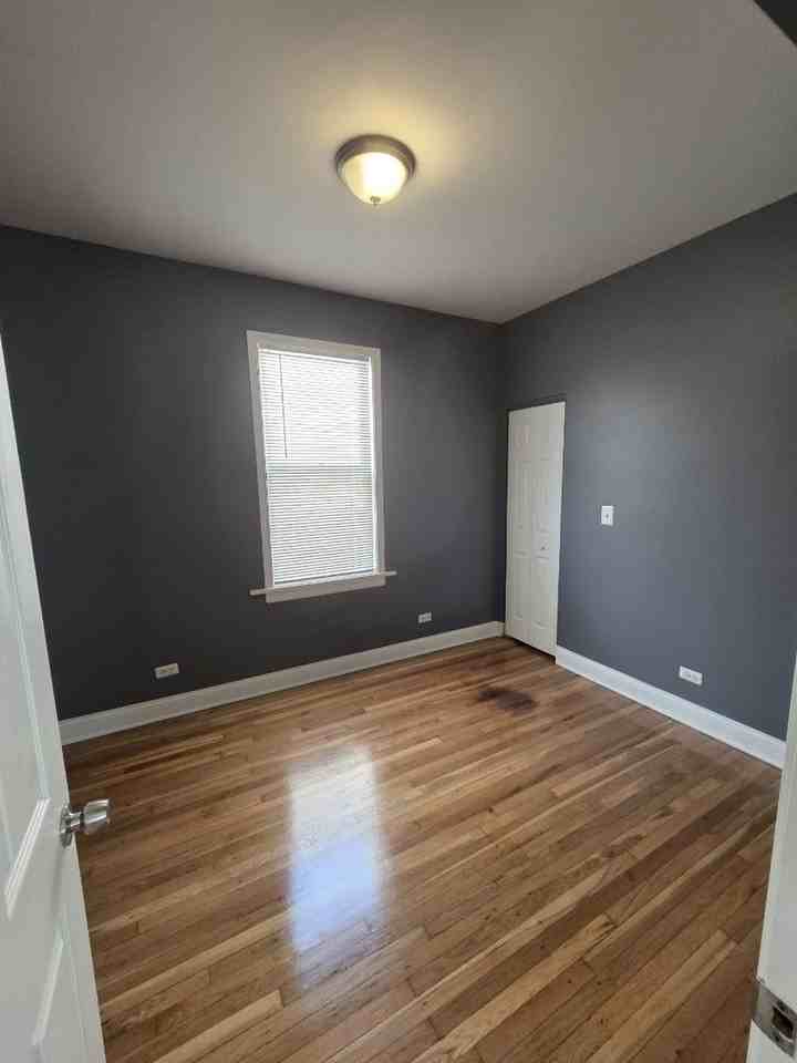 4926 W Rice St #2 - Photo 4 of 11