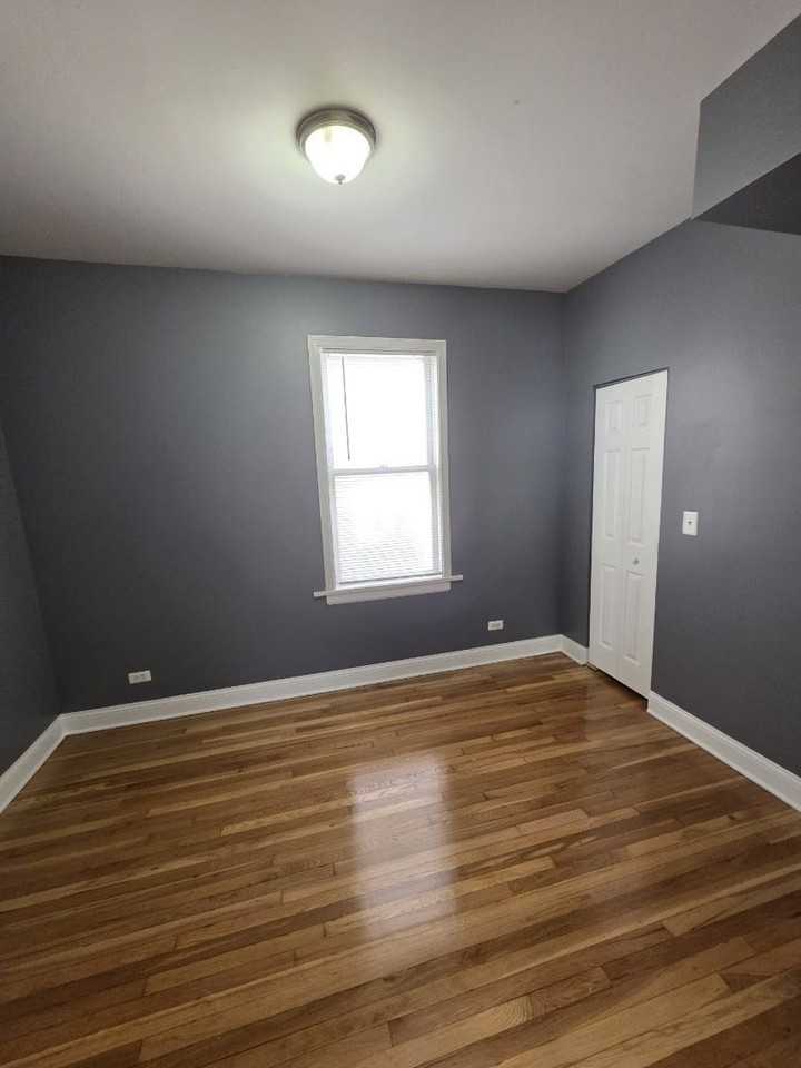 4926 W Rice St #2 - Photo 5 of 11
