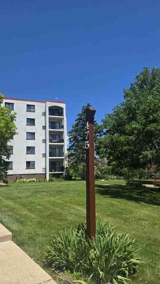 475 Plum Creek Dr #401 - Photo 3 of 24