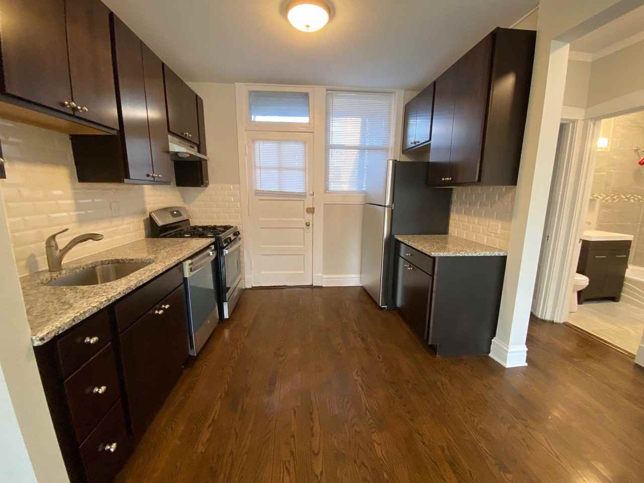 5632 N Ashland Ave #3 - Photo 4 of 11