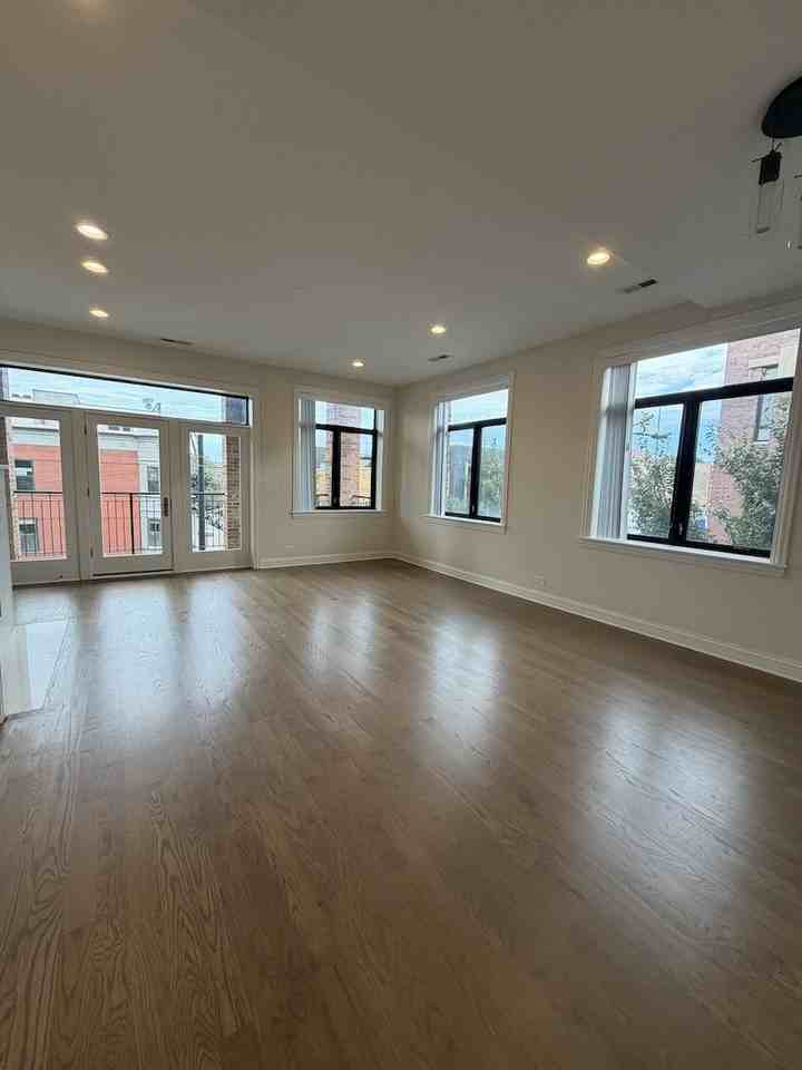 1701 W Chicago Ave #3 - Photo 2 of 21