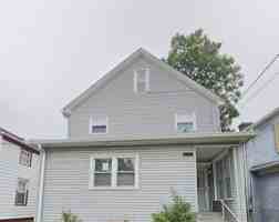featured image of 214 Franklin St #1