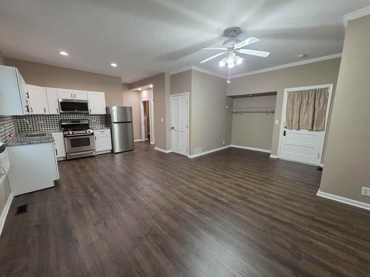 214 Franklin St #1 - Photo 5 of 16