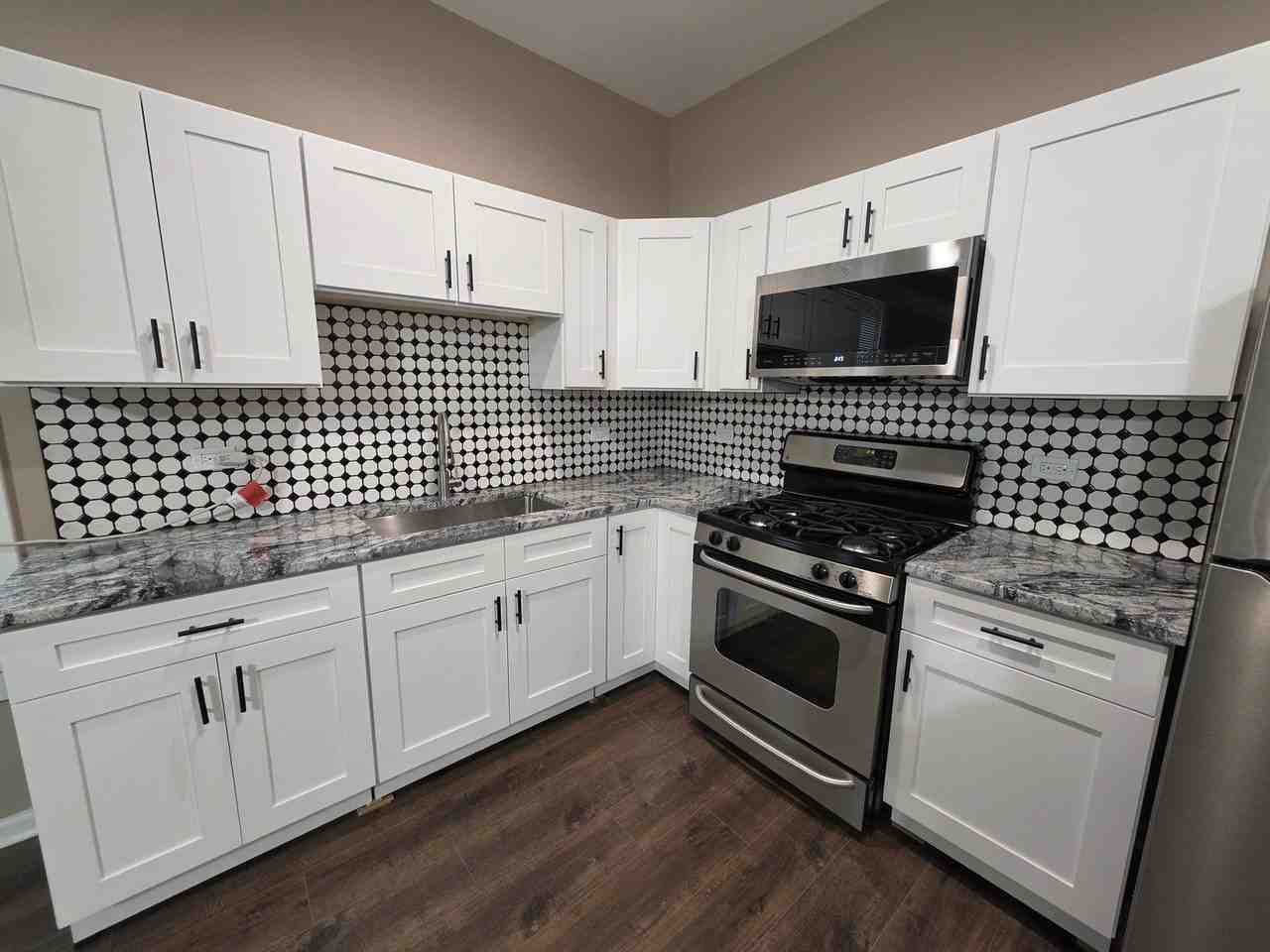 214 Franklin St #1 - Photo 6 of 16