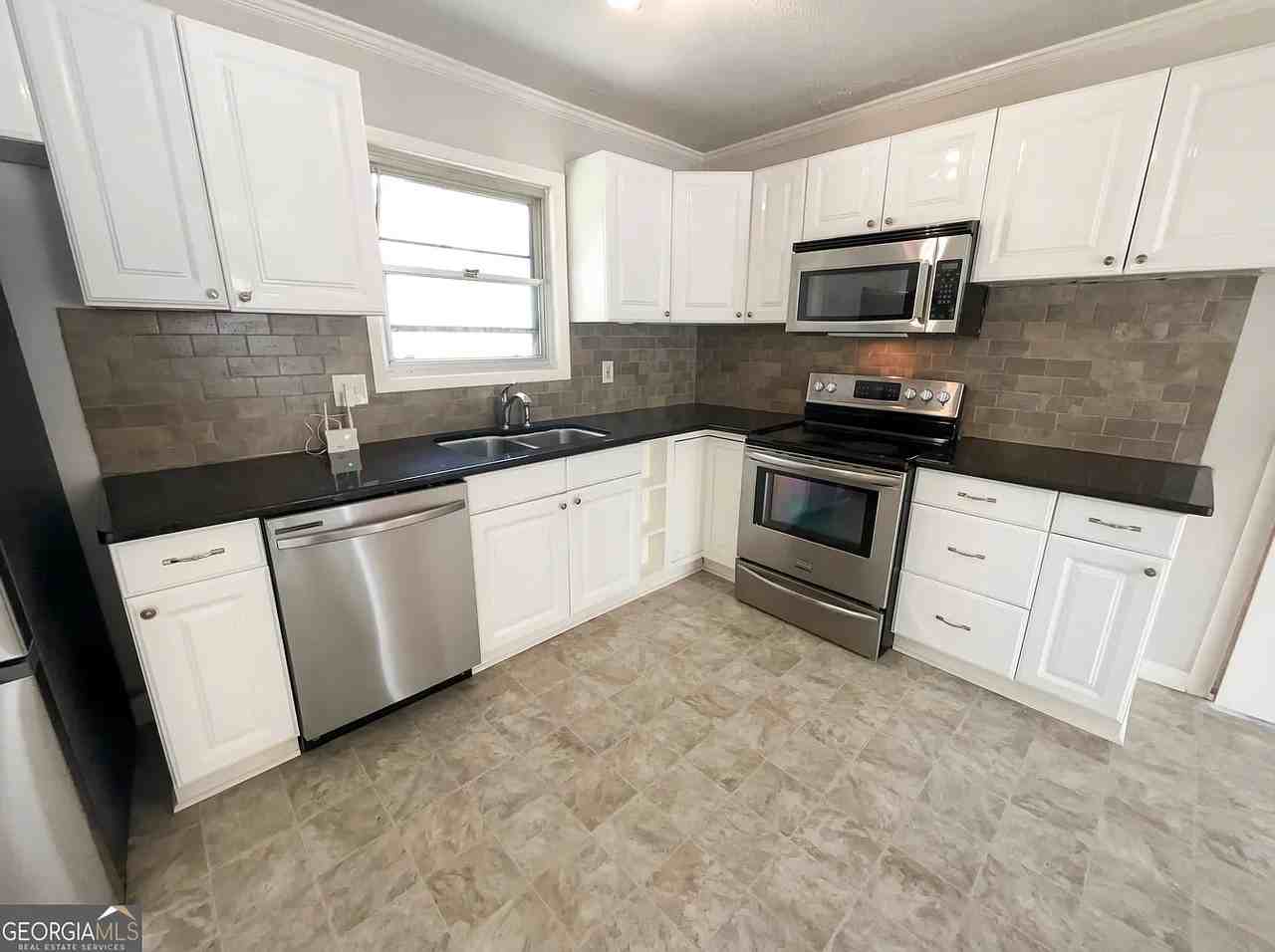 2855 Jerome Road - Photo 4 of 5