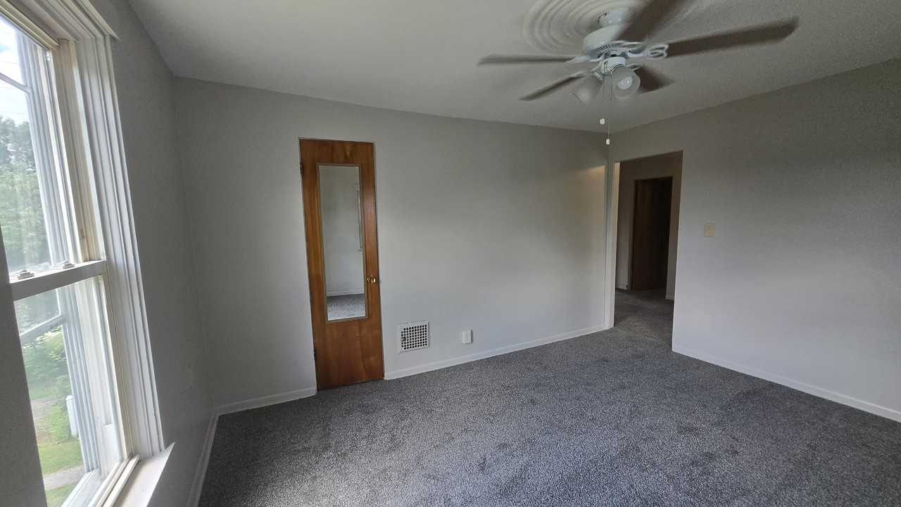 1113 High St Ne Fl 2 - Photo 3 of 11