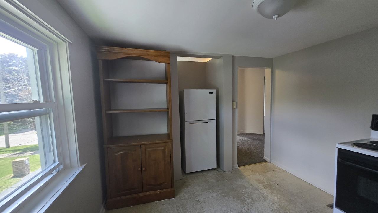 1113 High St Ne Fl 2 - Photo 5 of 11