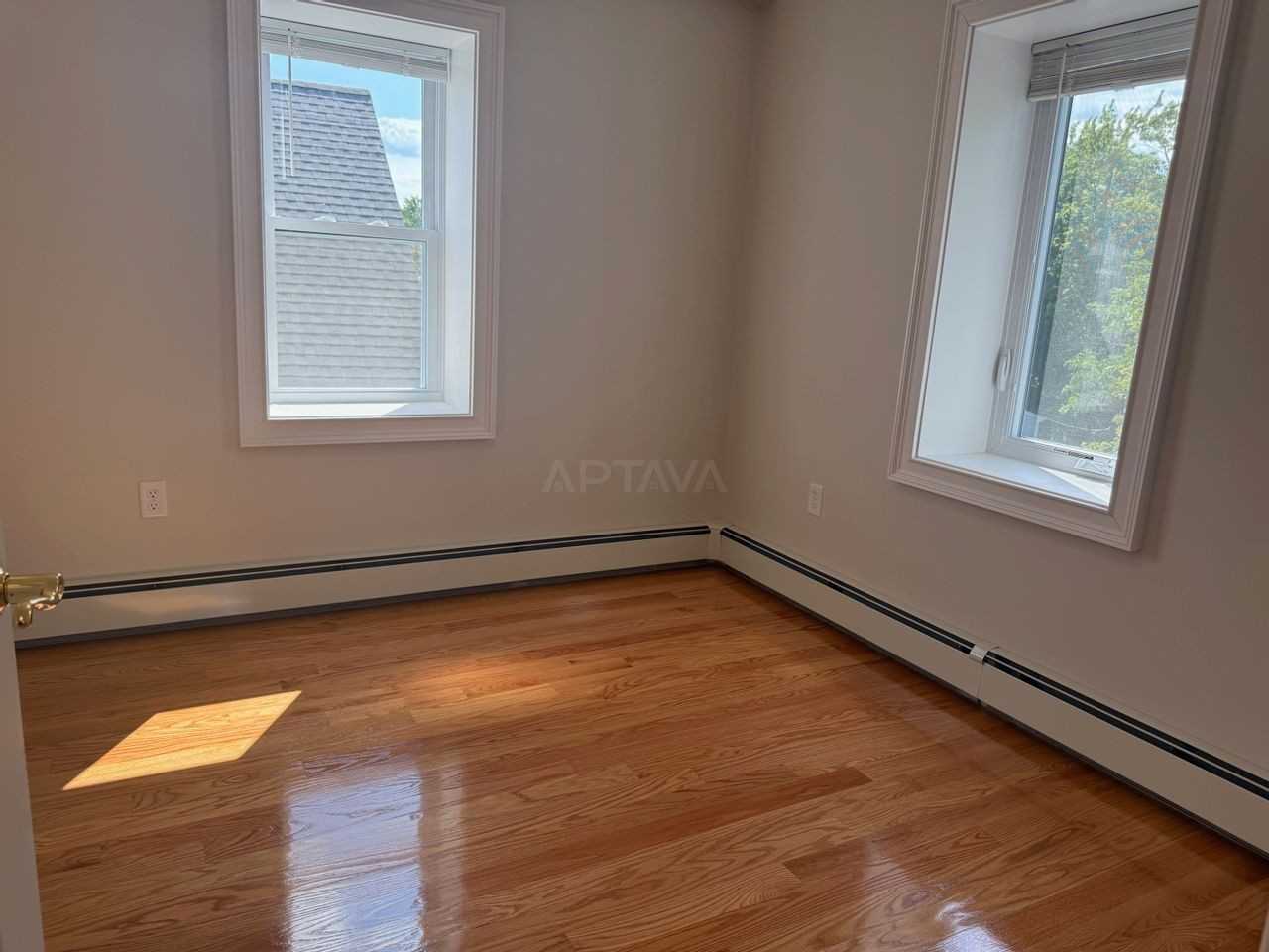 48 Waterhouse St #3 - Photo 4 of 12