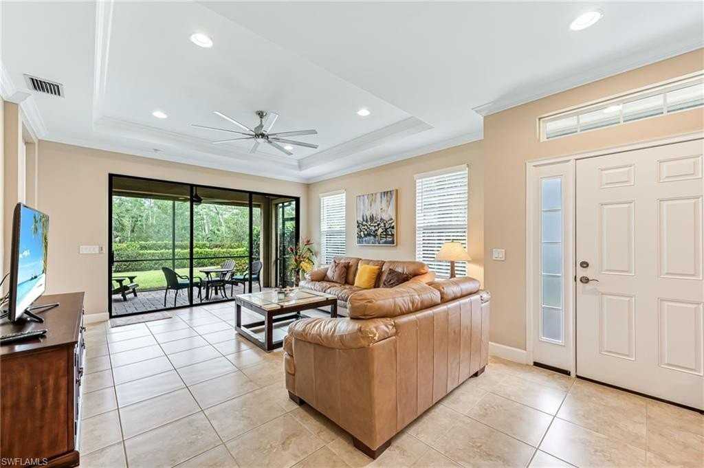 8257 Lucello Ter W - Photo 4 of 35
