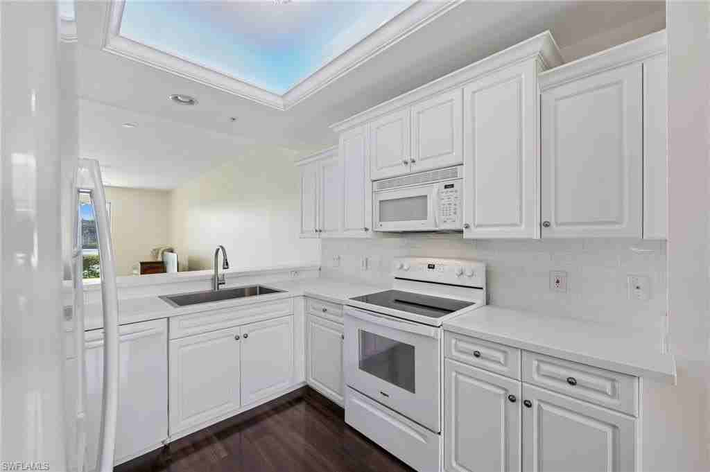 2810 Cypress Trace Cir #2112 - Photo 3 of 50