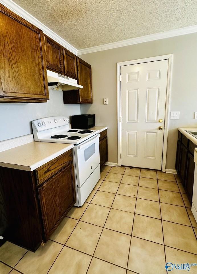 199 Tanner Point Dr - Photo 5 of 17