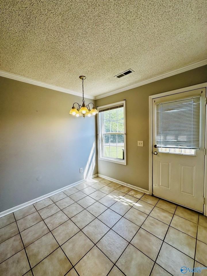 199 Tanner Point Dr - Photo 6 of 17
