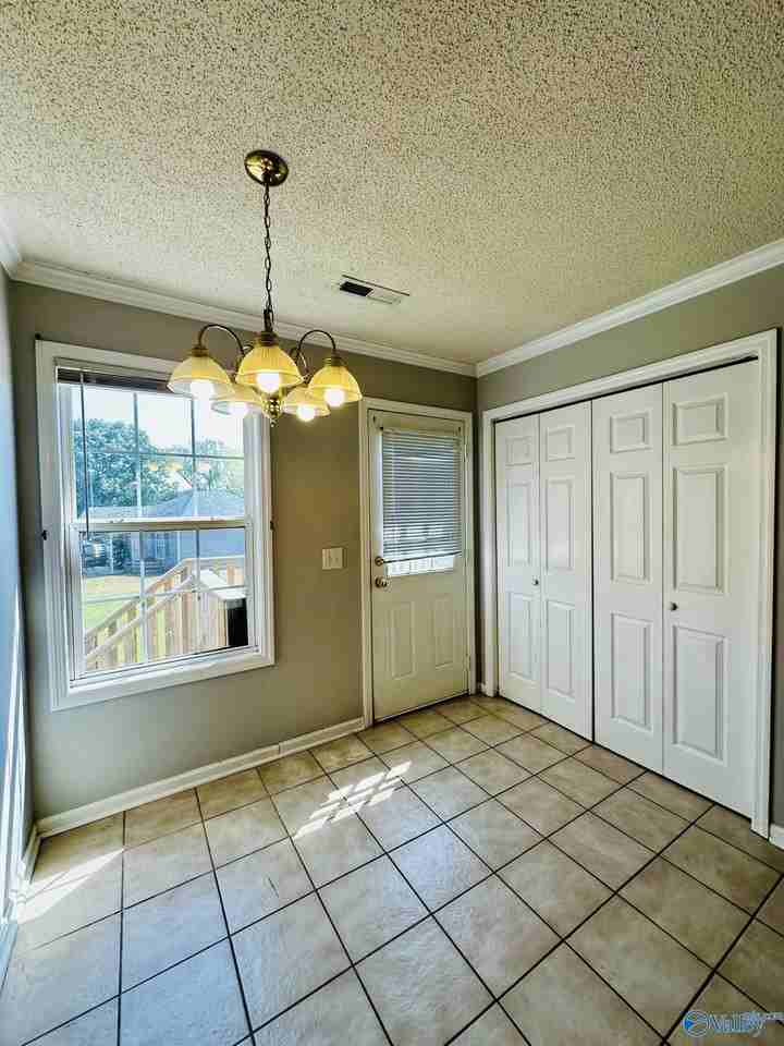 199 Tanner Point Dr - Photo 7 of 17