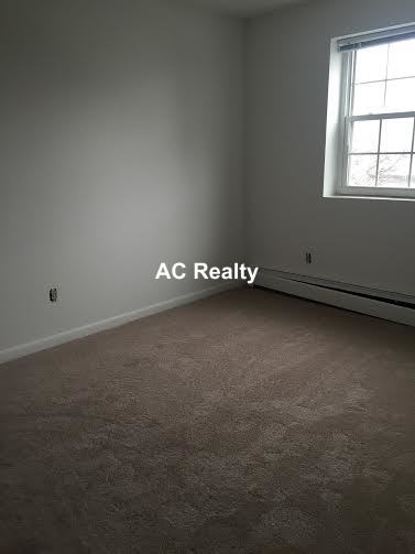 7 Meridian St #3 - Photo 5 of 8