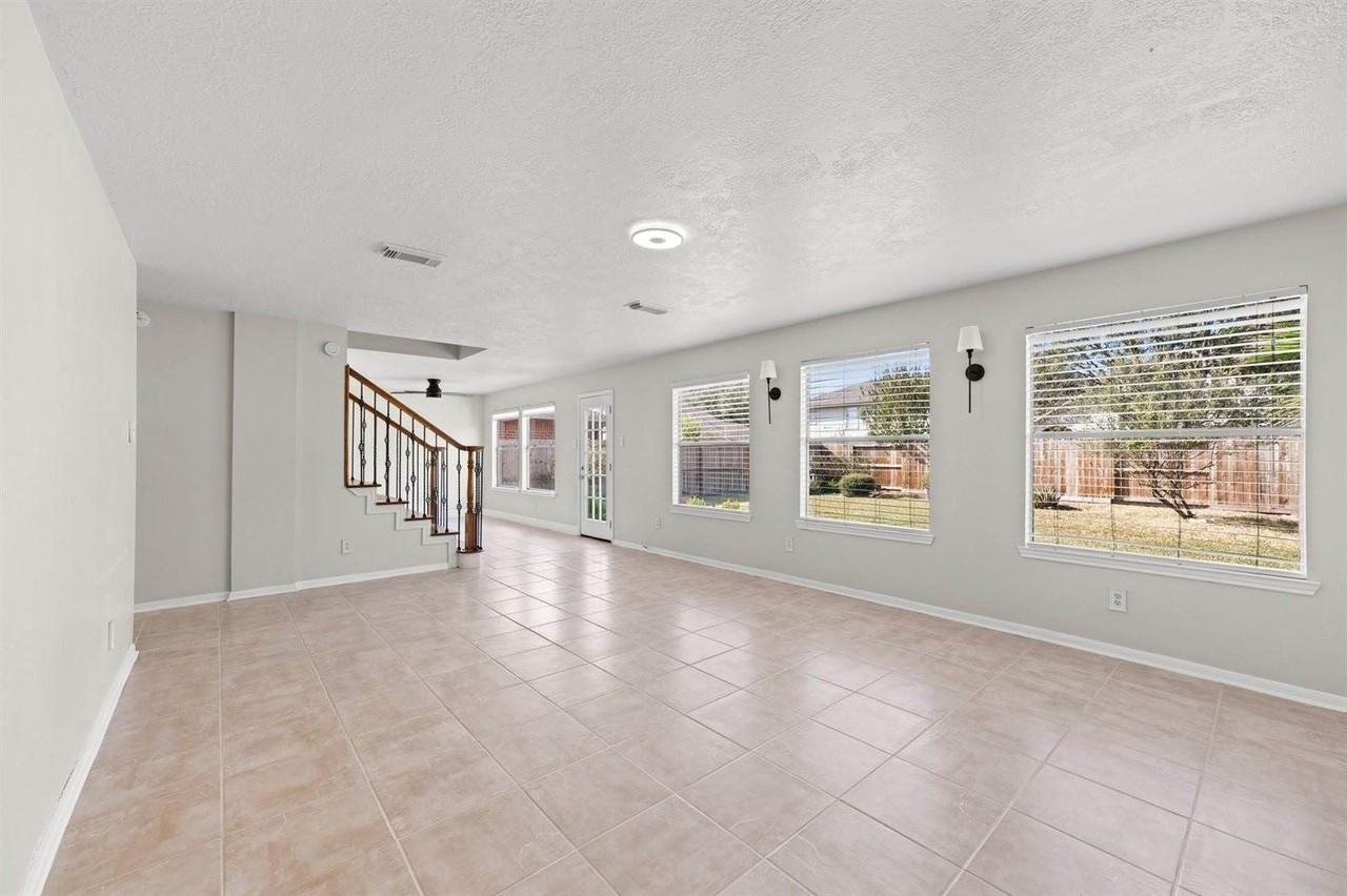 20322 Sabal Palms Dr - Photo 3 of 38