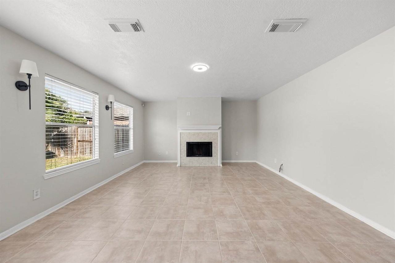 20322 Sabal Palms Dr - Photo 4 of 38
