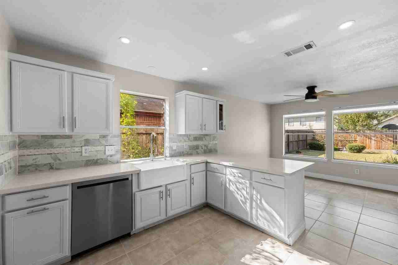 20322 Sabal Palms Dr - Photo 7 of 38