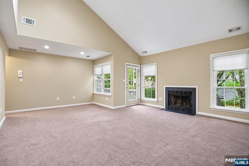 31 Markham Cir #31 - Photo 3 of 28