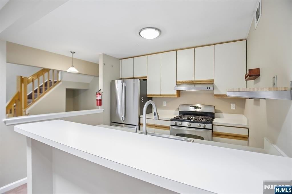 31 Markham Cir #31 - Photo 6 of 28