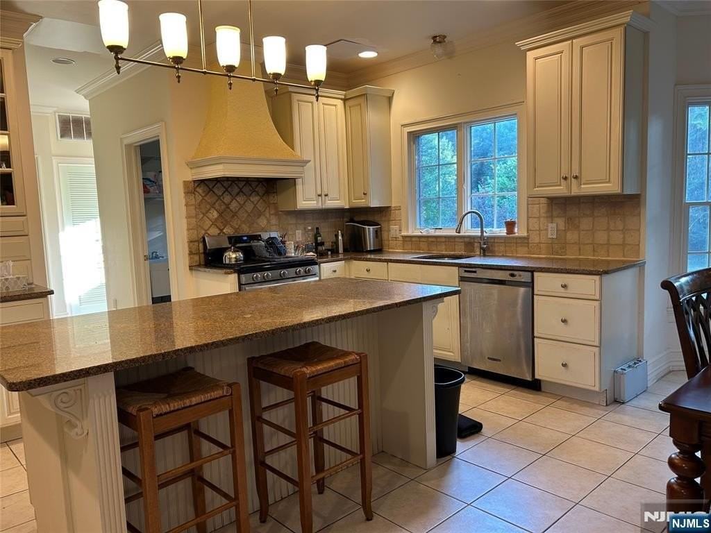157 Paramus Rd - Photo 6 of 22