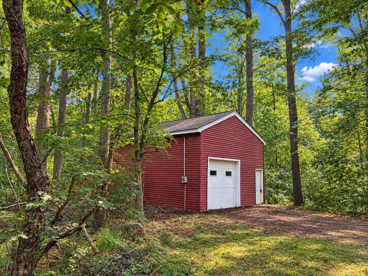 2 Holt Rd - Photo 4 of 15