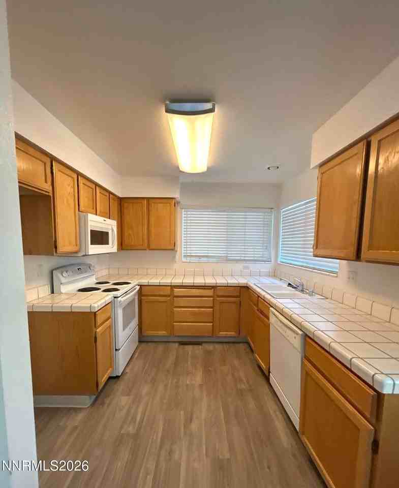 5002 Canyon Run Dr - Photo 2 of 4