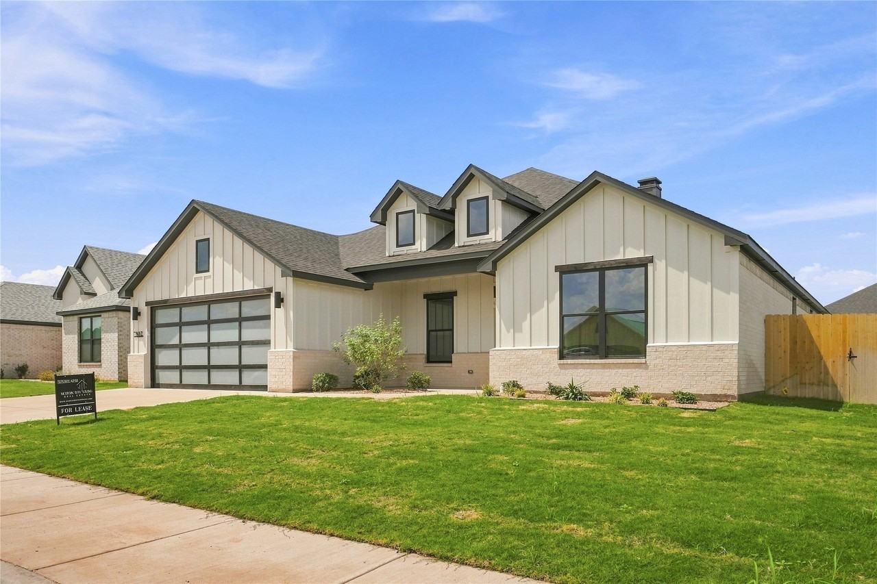 7802 Enderby Ln - Photo 2 of 27
