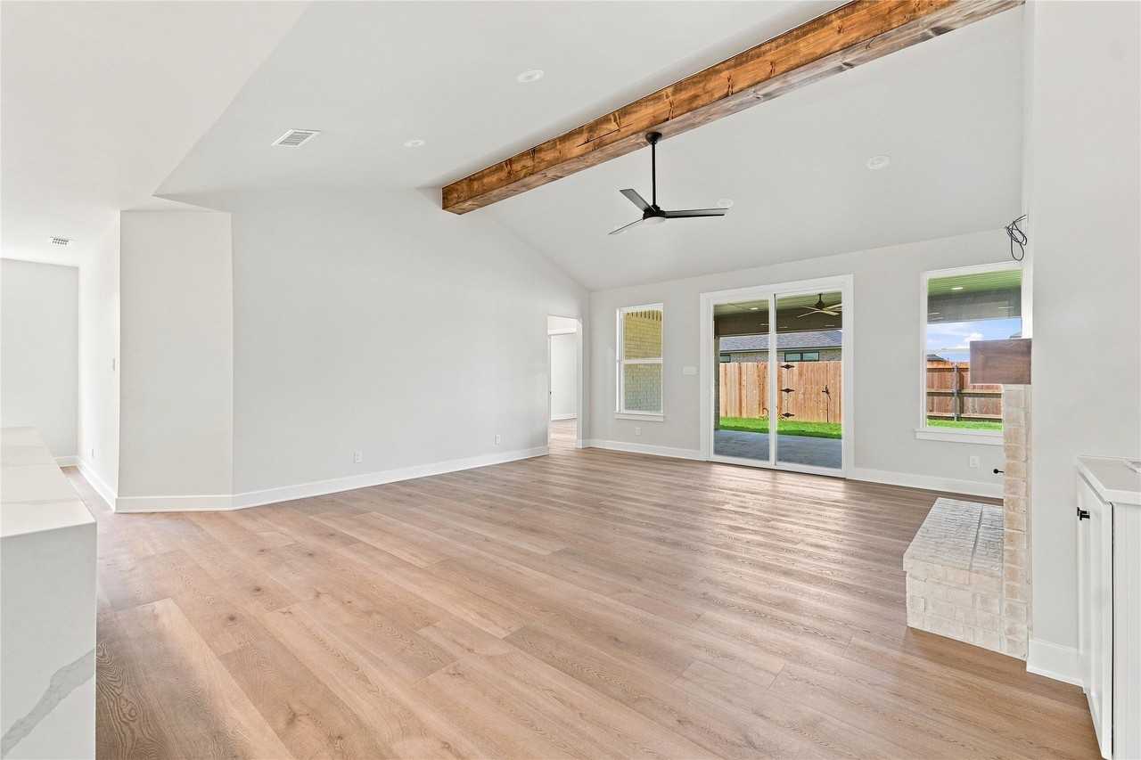 7802 Enderby Ln - Photo 3 of 27