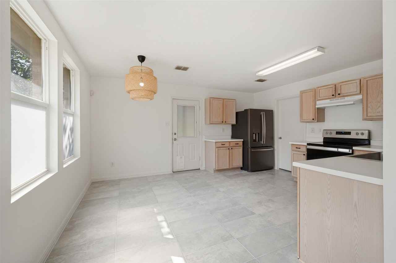 5221 Mountain Pointe Dr - Photo 4 of 13