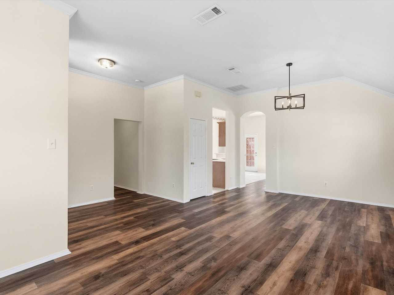 3860 Gillespie Dr - Photo 5 of 29